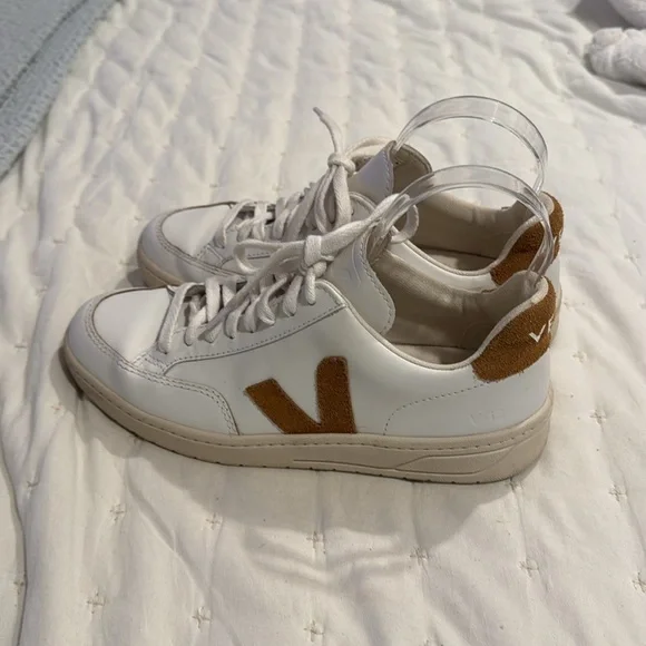 V-12 LEATHER WHITE CAMEL (2) - Picture 7 of 11